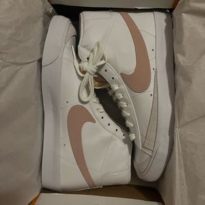 Nike blazers pink swoosh